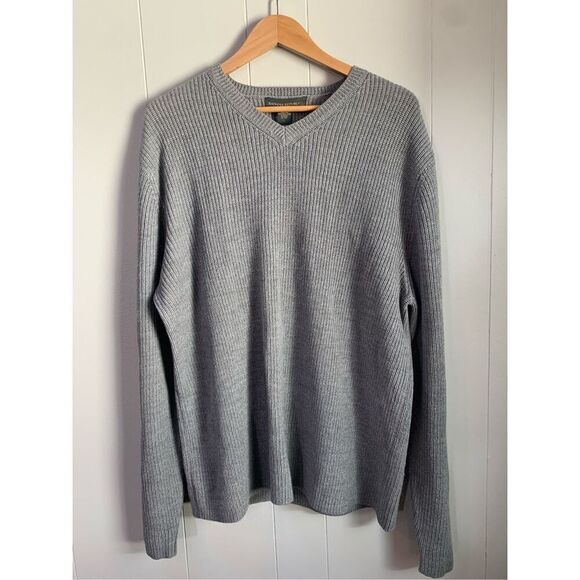 Banana Republic Men's V-Neck 100% Wool Pullover Sweater Large - Picture 1 of 5